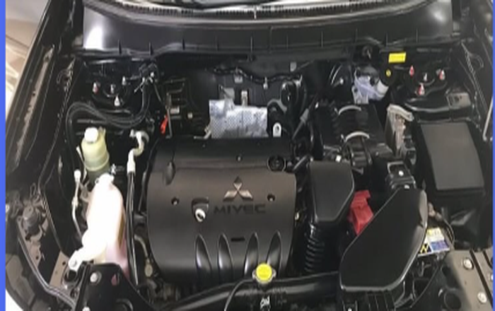 Motor Mitsubishi MIVEC totalmente limpo, detalhado e protegido pela ANS Estética Automotiva
